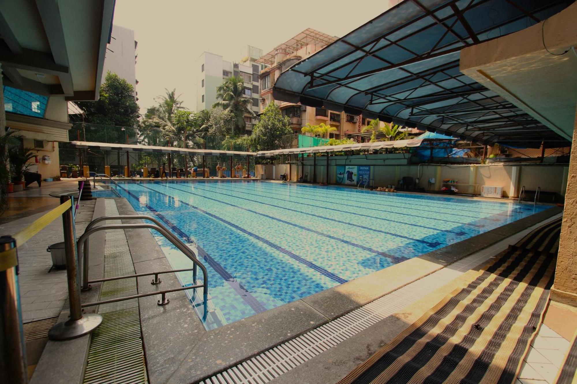 Home2 Renaissance Club — Photos 2